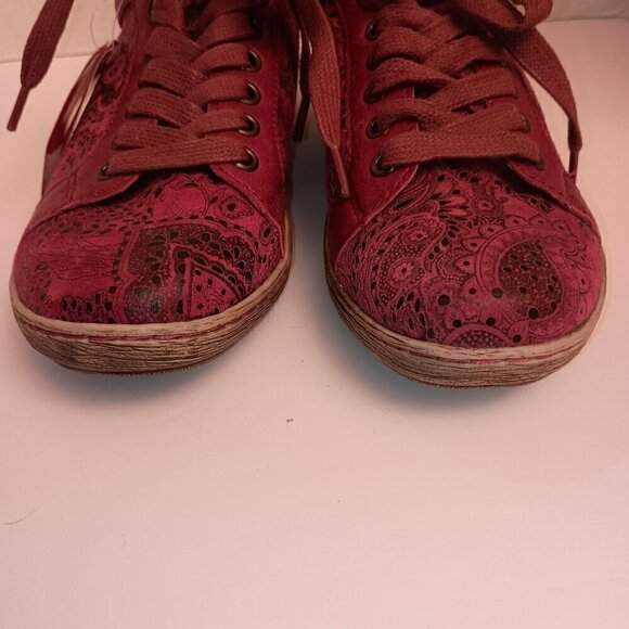 Comfortiva Align Women's Caledonia Paisley Print Lace Up Sneakers NWT Size 7 - Picture 4 of 11